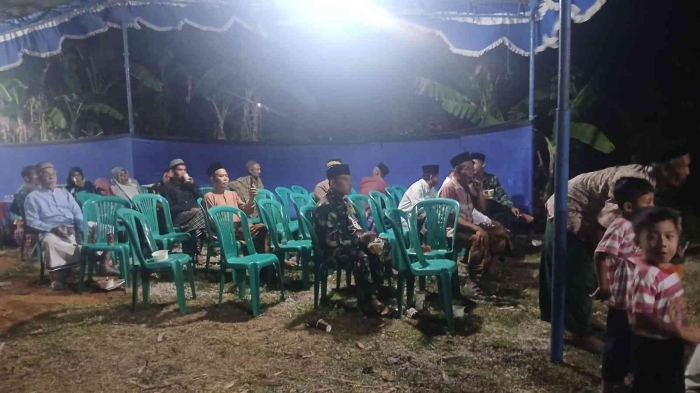 Tahlil dan doa (Dokumentasi pribadi: Isti Yogiswandani (