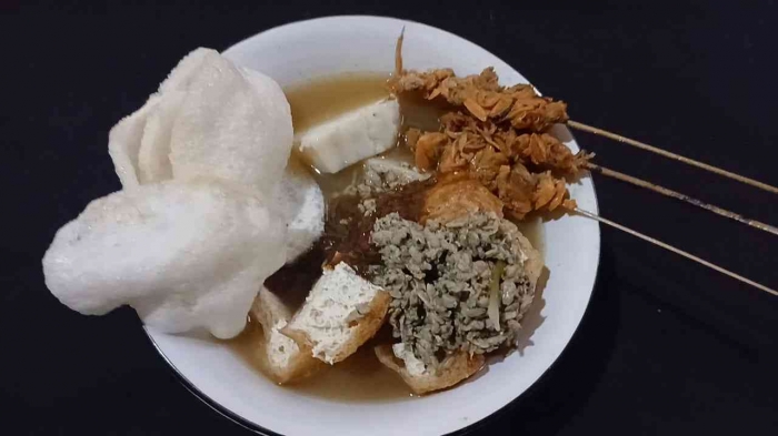 Lontong balap (Dokumentasi pribadi: Isti Yogiswandani)