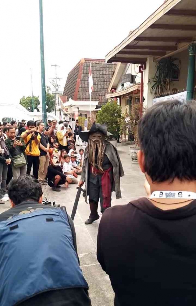 Penampilan salah satu Cosplayer dalam Coswalk YKW 2025 (Dokpri Agustina)
