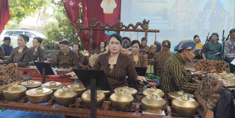 Disuguhkan untuk para wiyaga atau penabuh gamelan. (Dokumen pribadi)Â