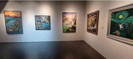 Sebagian karya seni yang dipamerkan di the Future. Foto NMSAndani