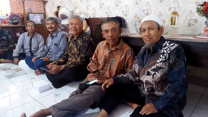 Merajut silaturahmi , berbahagia bersama bestie (Dokumentasi Alumni D3 Biologi IKIP Surabaya)