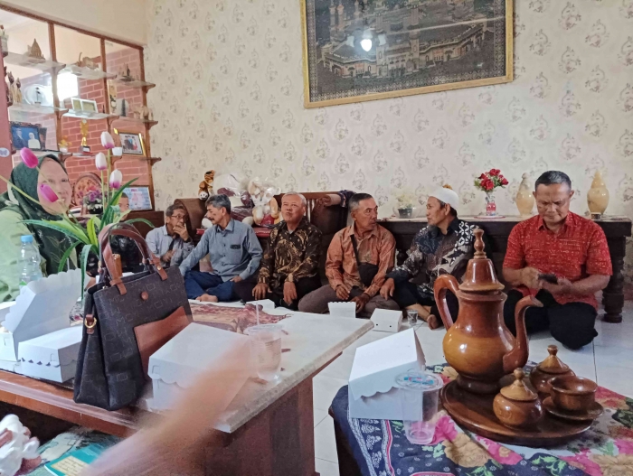 Merajut silaturahmi, berbahagia bersama bestie(Dokumentasi pribadi Alumni D3 Biologi IKIP Surabaya)