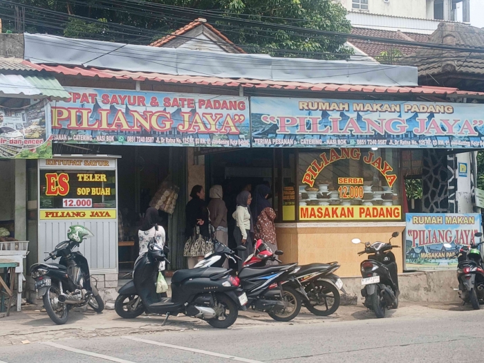 Rumah makan padang piliang jaya di jalan ratna/dokpri