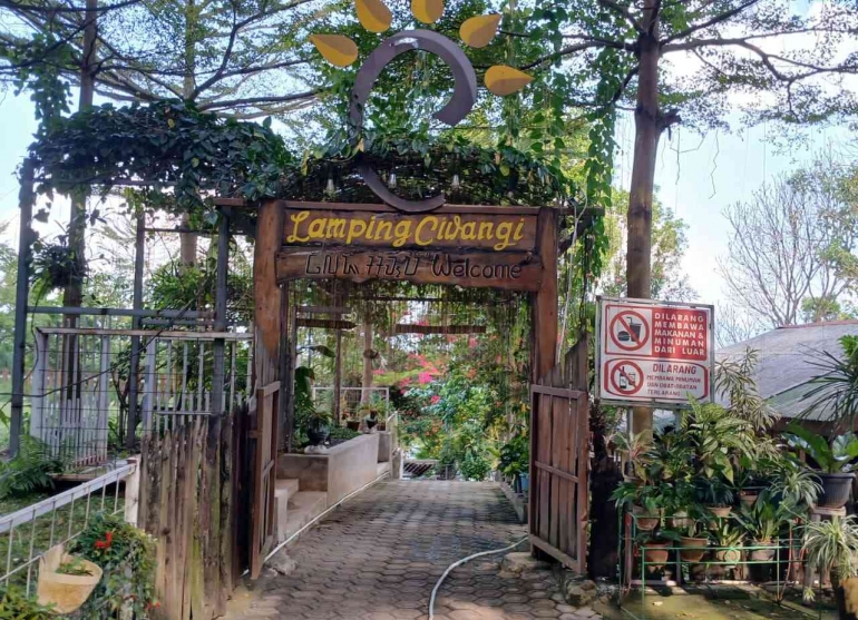 Lamping Ciwangi: Kafe Hidden Gem di Atas Bukit Ciparay Kabupaten ...