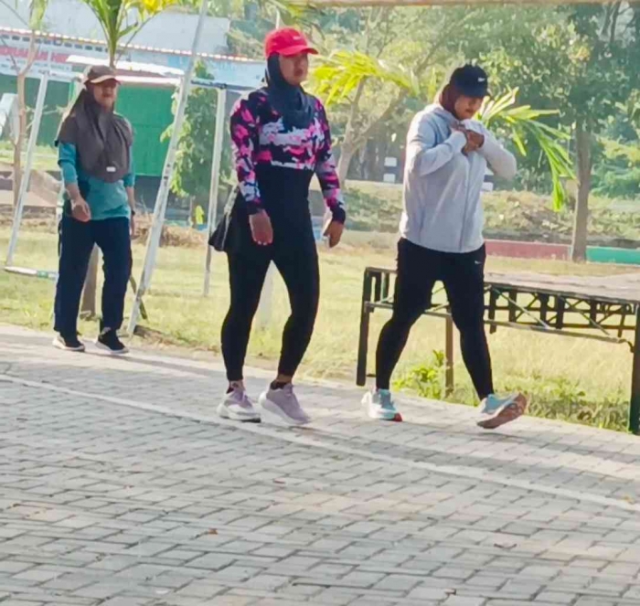 Orang yang sedang berolahraga menjadi target (Dokumentasi pribadi: Isti Yogiswandani)