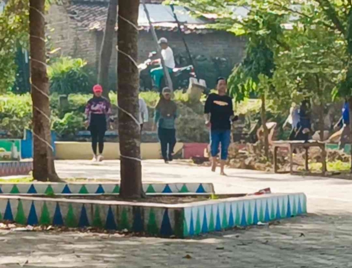 Sabar menunggu sampai ada target yang sesuai keinginan dan siap dibidik (Dokumentasi pribadi: Isti Yogiswandani)