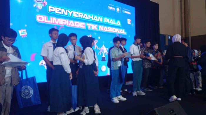 Penyerahan piala/dokpri