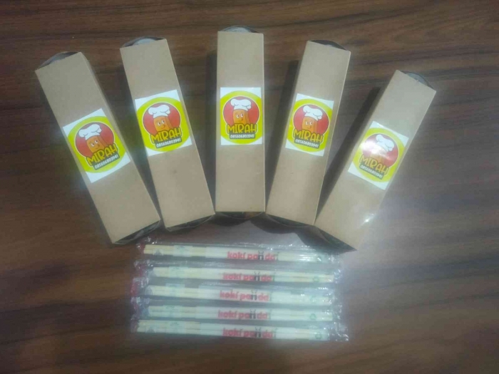 Kemasan kimbap 1 porsi yang bisa menjadi 10 potong (Dokumentasi pribadi: Tante Etik)