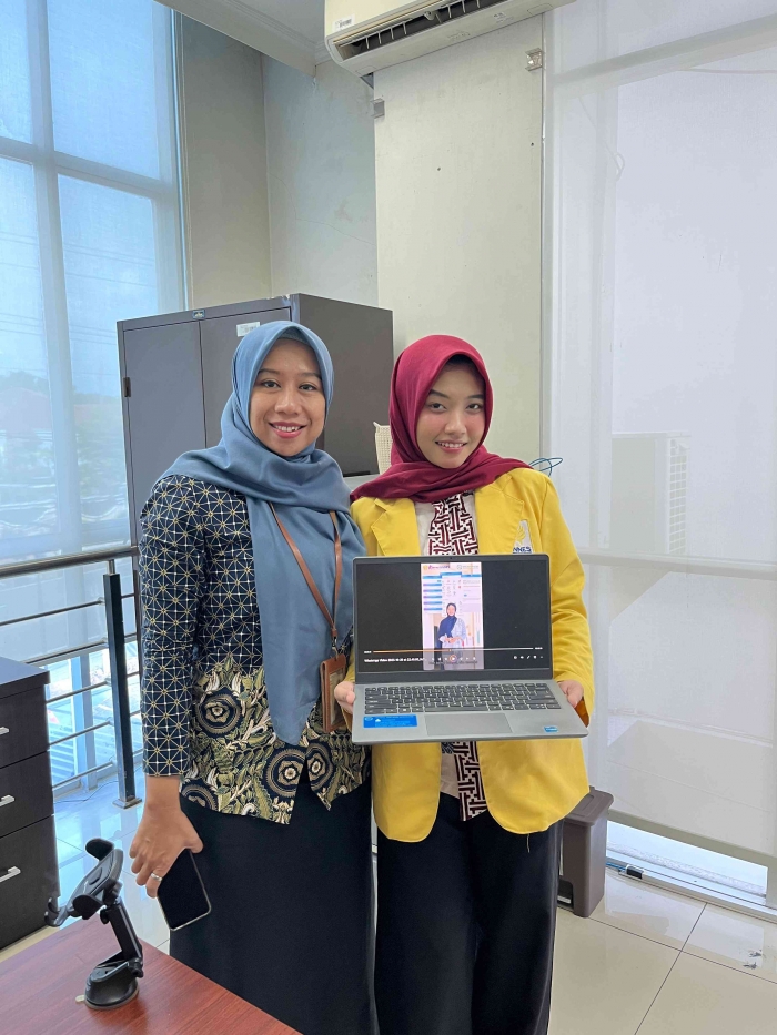 Foto Bersama Kepala Bidang Bidang Mutu Layanan Kepesertaan Penyerahan Video Edukasi (Dokumentasi Pribadi)