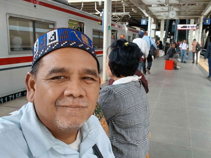 Omjay di stasiun Jatinegara/dokpri