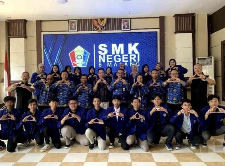 Mahasiswa UM Berkontribusi Pada Kegiatan Akademik Dan Non Akademik Di Mahasiswa UM Berkontribusi Pada Kegiatan Akademik Dan Non Akademik Di