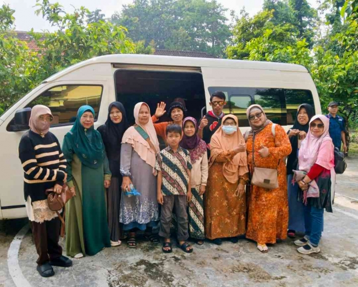 Healing nya Mamah-mamah RT 11 ke Bojonegoro Ditemani Niken Salindri(Dokumentasi mamah-mamah RT 11)
