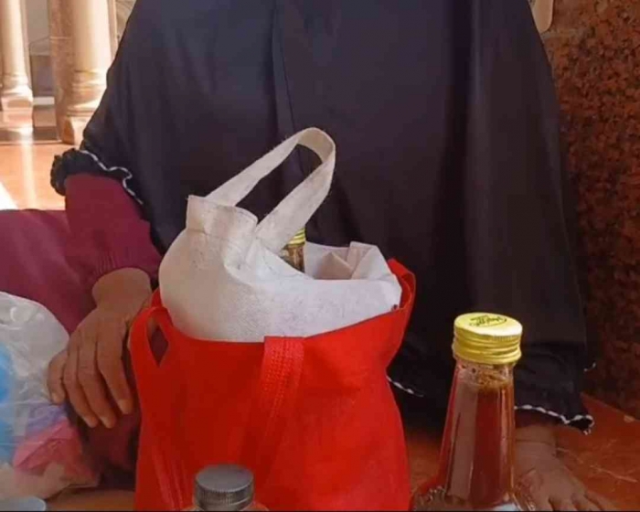 Pilih yang mana?(Dokumentasi pribadi: Isti Yogiswandani)