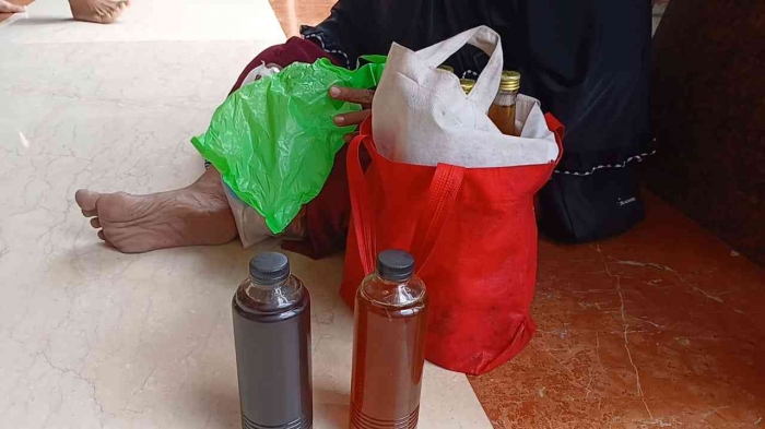 Madu klanceng dan madu lebah(Dokumentasi pribadi: Isti Yogiswandani)