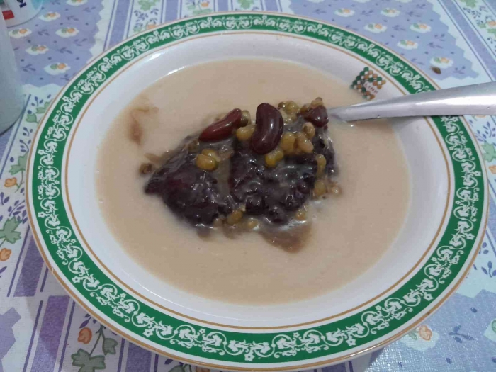 Bubur Kacang Hijau Ketan Hitam Kacang Merah 8K (dokpri)