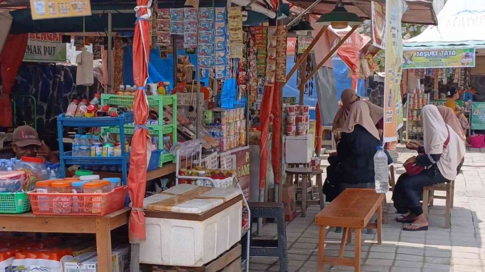Pelaku UMKM di Tempat Wisata Religi Masjid An Nahda Bojonegoro (Dokumentasi pribadi: Isti Yogiswandani)