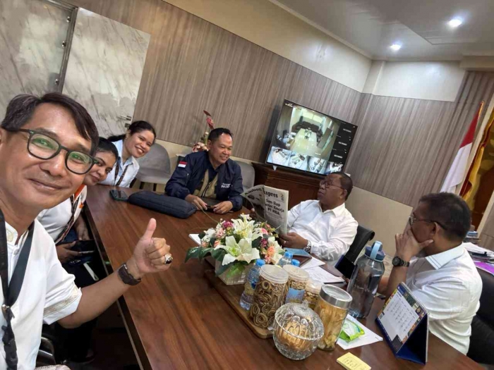 (Sumber pribadi) Diskusi dan sharing Prof. Acep ke Pak Rektor Unpatti.