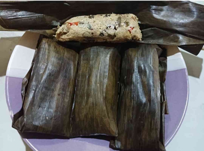 Yuk dicicipi dulu Bothok nya(Dokumentasi pribadi: Isti Yogiswandani)