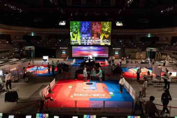 Turnamen robot dunia/dokpri