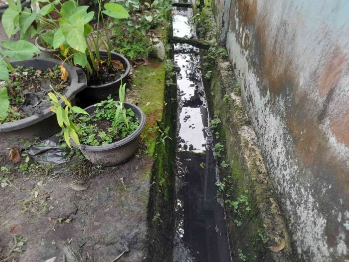 Parit alias selokan depan rumah (dokpri)