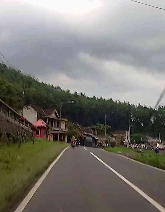 Trip to Camping Ground Coban Rondo (Dokumentasi pribadi: Isti Yogiswandani)