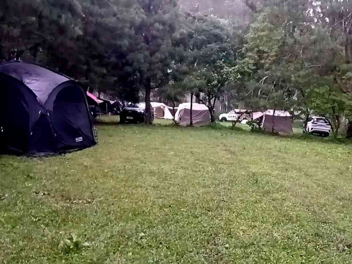 Sampai Lokasi sudah banyak peserta yang mendirikan tenda(Dokumentasi pribadi: Isti Yogiswandani)