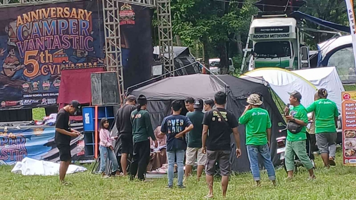 Persiapan anniversary camper Vantastic 5 th di panggung utama (Dokumentasi pribadi: Isti Yogiswandani)