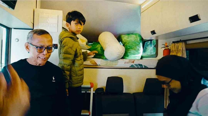 Om Hambali, Owner Camper Van