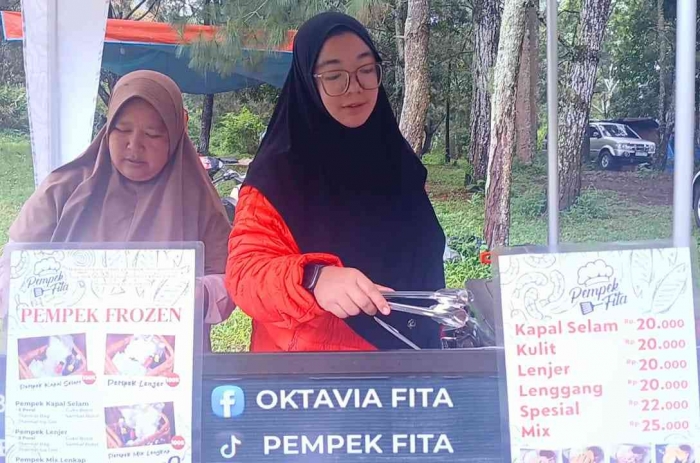 Mbak Fita, owner bisnis kuliner Pempek Fita (Dokumentasi pribadi: Isti Yogiswandani)