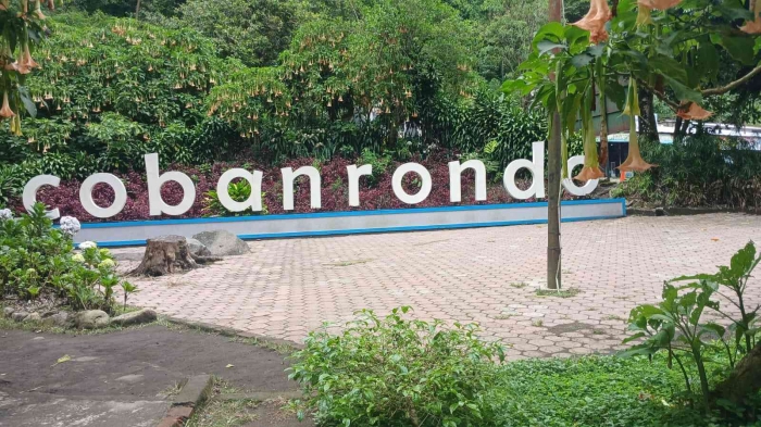 Coban Rondo (Dokumentasi pribadi: Isti Yogiswandani)