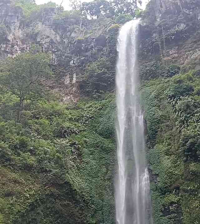 Coban Rondo (Dokumentasi pribadi: Isti Yogiswandani)