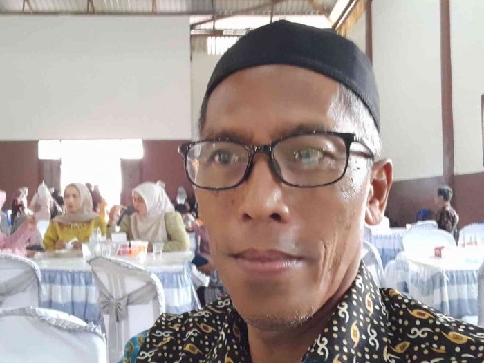 Menghadiri resepsi pernikahan putra pertama guru SMP 7 PPU (dokpri)