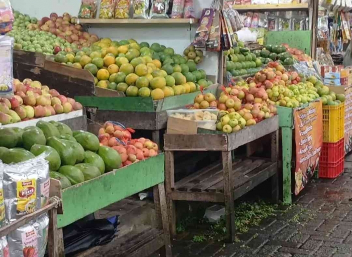 Lapak buah(Dokumentasi pribadi; Isti Yogiswandani)