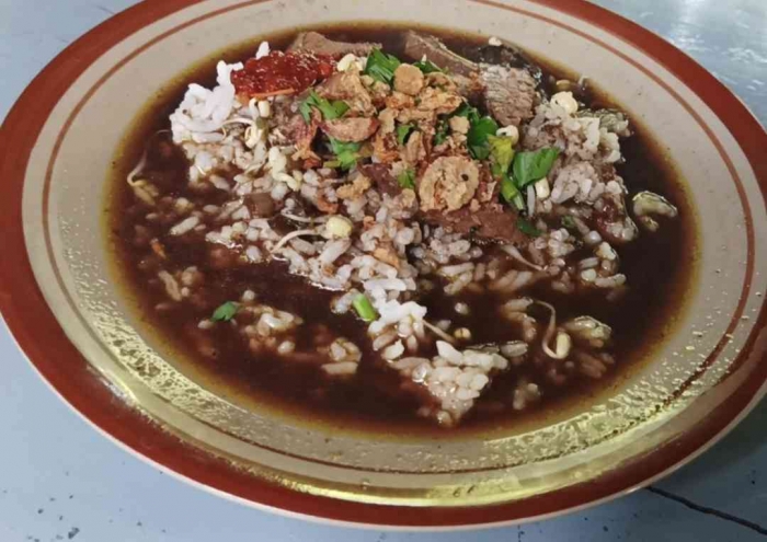 Rawon original (Dokumentasi pribadi: Isti Yogiswandani)