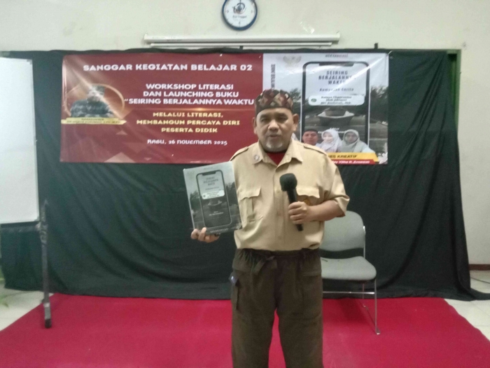 Omjay berbagi ilmu menulis di skb 02 Jakarta/dokpri