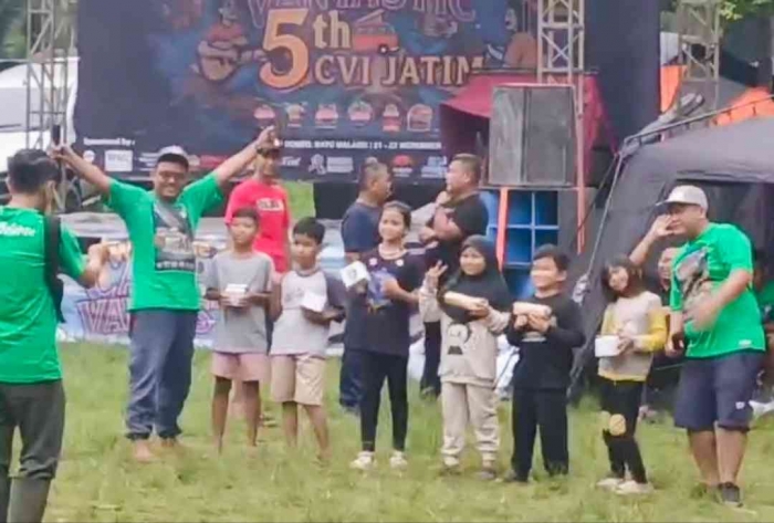 Semua dapat hadiah (Dokumentasi pribadi: Isti Yogiswandani)