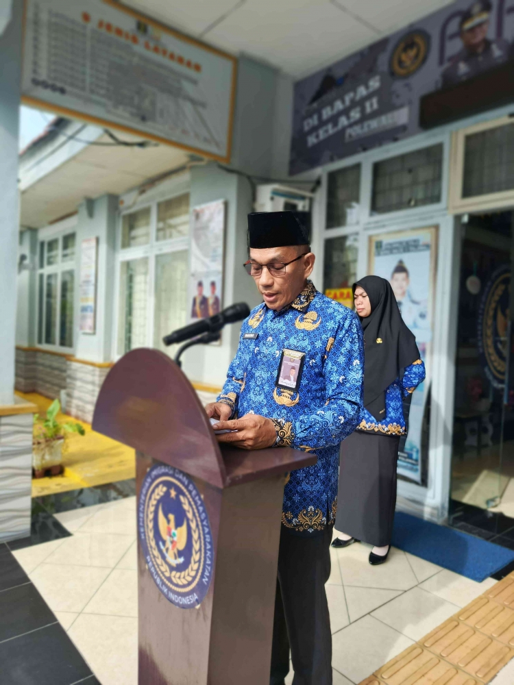 Kepala Bapas Menyampaikan Amanat Ketua Umum Dewan KORPRI Nasional (Sumber : Humas Bapas Polewali)