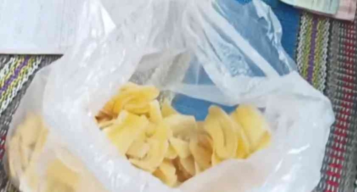 Lumayan nih, Ibu-ibu PKK dapat bagian icip-icip dari Bu Inti (Dokumentasi pribadi: Isti Yogiswandani)