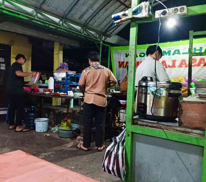 Rahasia Kelezatan Bebek Lamongan: Si Leher Panjang yang Membuat Lidah Bergoyang(Dokumentasi pribadi: Isti Yogiswandani)