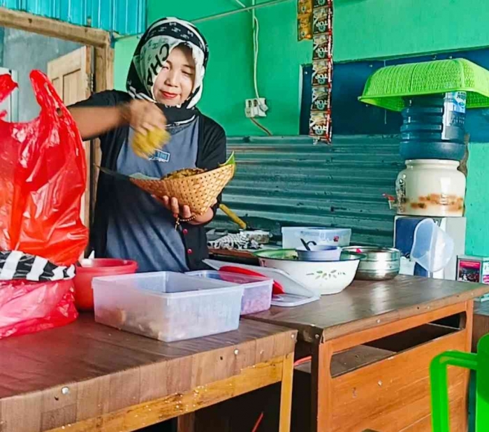 Pecel Pincuk 6 ribu: Kelezatan Sederhana dalam Kemasan Tradisional(Dokumentasi pribadi: Isti Yogiswandani)