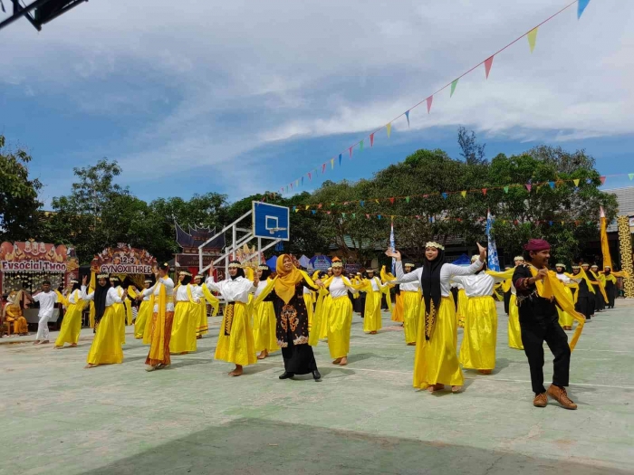 Acara HUT ke-21 di lapangan olahraga SMA 5 PPU Kaltim (dokpri)