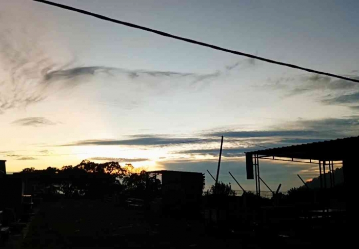 Sang Surya masih enggan menampakkan wajahnya (Dokumentasi pribadi: Isti Yogiswandani)