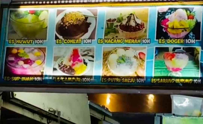 Aneka es serba 10 ribu yang menggiurkan (Dokumentasi pribadi: Isti Yogiswandani)