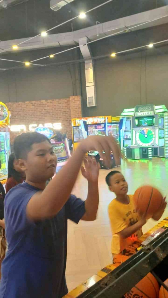 Foto Anak-anak bermain di Sleman City Hall. Sumber Dokumentasi Pribadi.