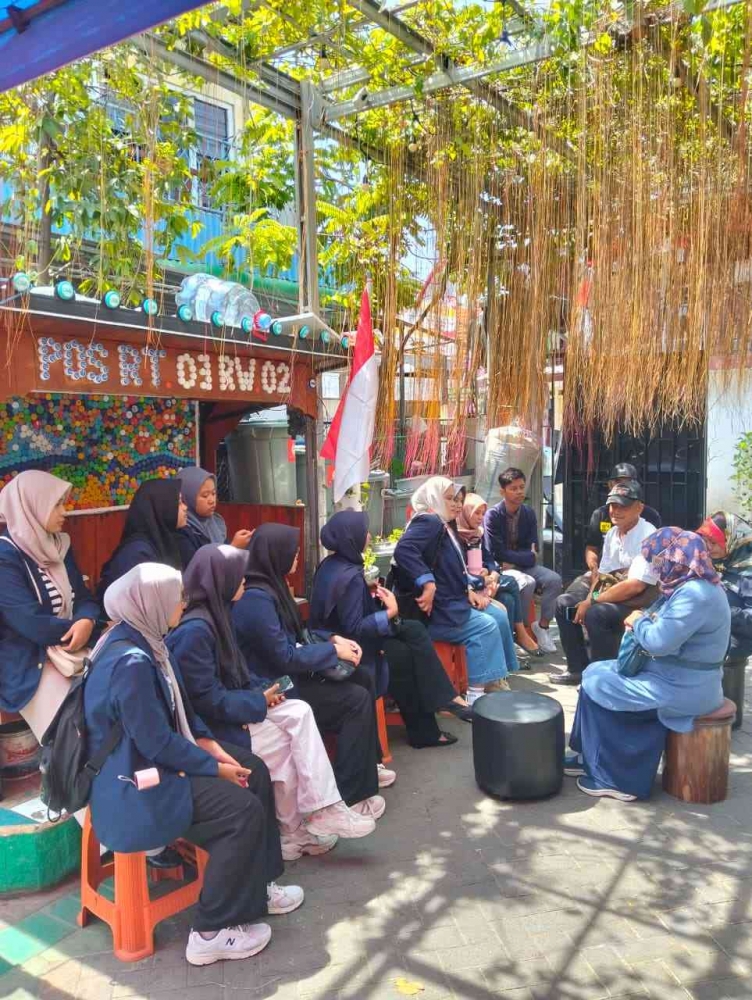 Do Rong Tembok Mahasiswa Biologi UNESA Dorong Inovasi Pupuk Organik Berbasis Limbah ...