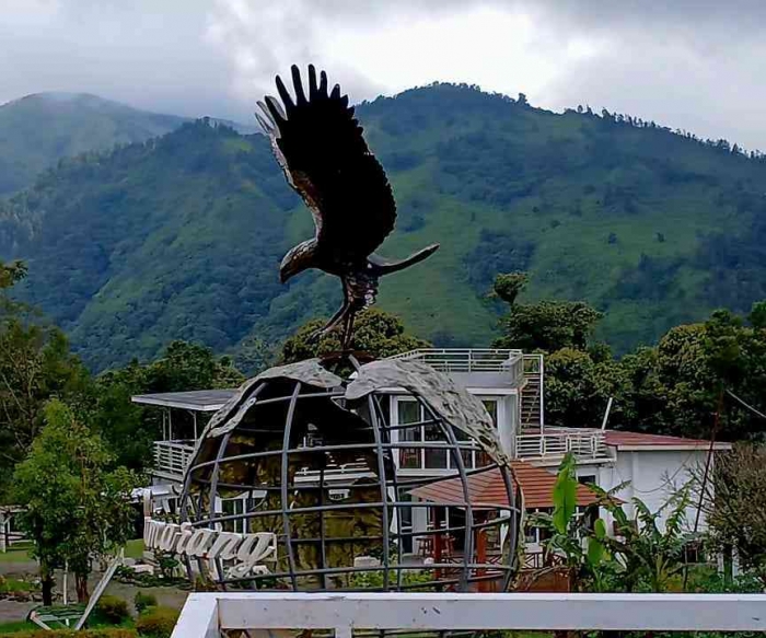 Menatap Tirto Gumarang dari Gardu Pandang(Dokumentasi pribadi: Isti Yogiswandani)