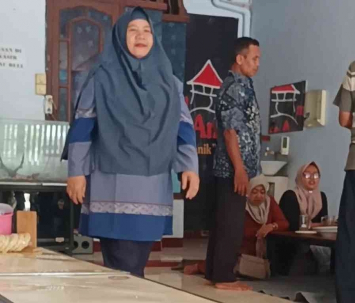 Selesai menyerahkan lembar pesanan, tinggal di tunggu (Dokumentasi pribadi: Isti Yogiswandani)