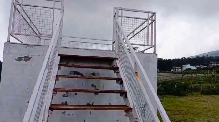 Yuk naik ke gardu pandang (Dokumentasi pribadi: Isti Yogiswandani)