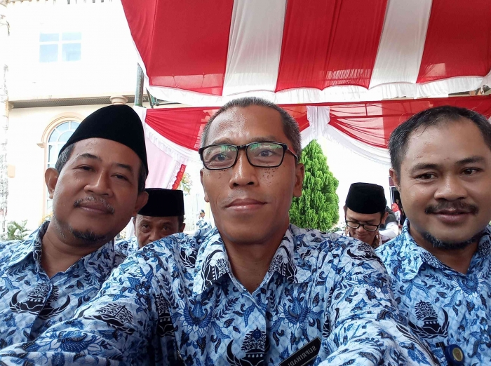 Foto kenangan tahun 2019: Pak Anas, Suprihadi, Pak Gamaruddin (dokpri)